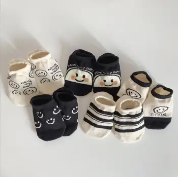 Очаровательные черно-белые носки с улыбающимся лицом для малышей, уютные носки для малышей, носки-лодочки для мальчиков и девочек, детские носки Meias Socken